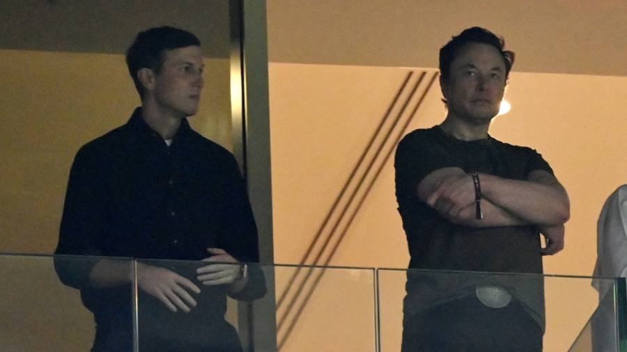 Elon Musk está encuestando a los usuarios de Twitter sobre si debería dejar el cargo de CEO