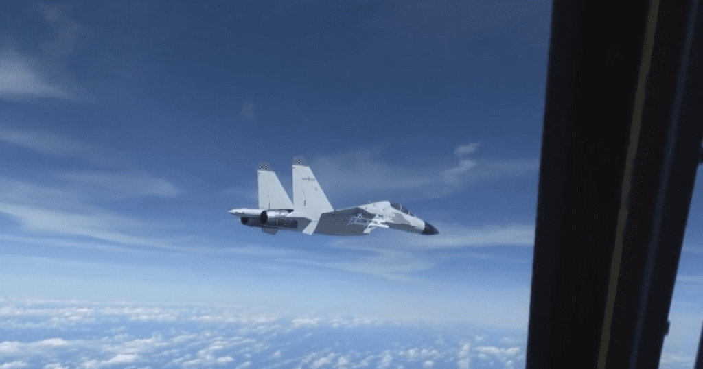 El ejército de EE. UU. Dijo que un avión chino se acercó a 20 pies de un avión militar de EE. UU.