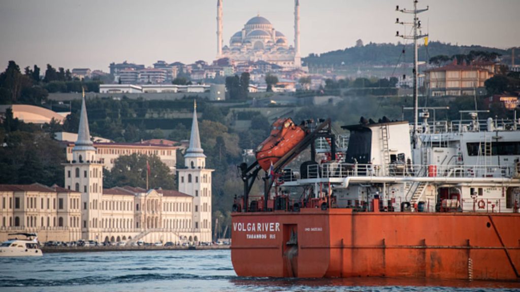 Turquía detiene el petróleo que no está sujeto a las sanciones rusas, lo que se suma a las preocupaciones sobre el suministro de energía