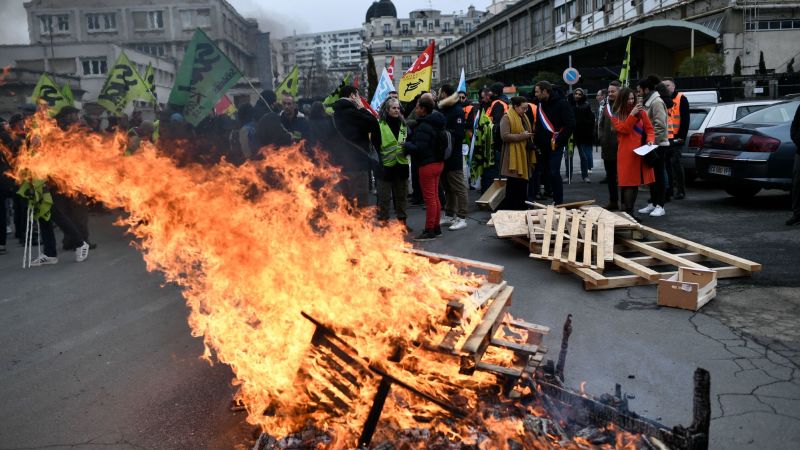 Huelgas en Francia: los trabajadores salen en protestas masivas contra los planes para aumentar la edad de jubilación