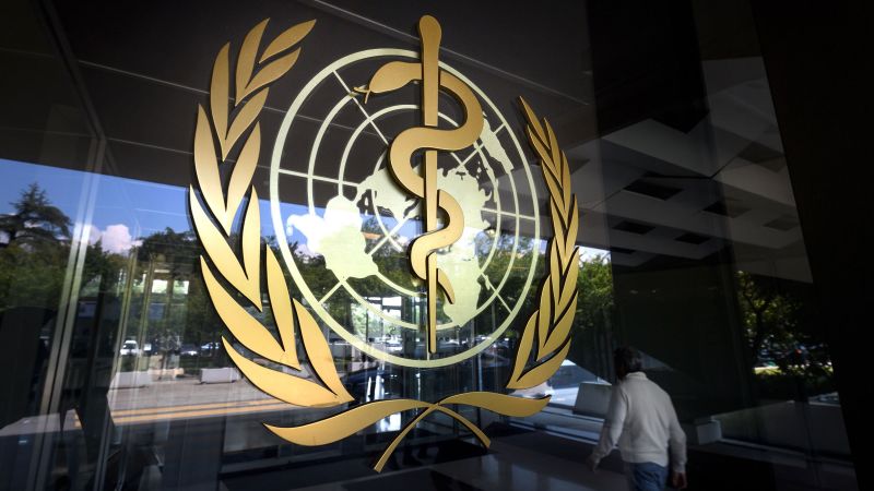 La OMS dice que Covid-19 sigue siendo una emergencia de salud mundial, pero la pandemia está en un "punto de inflexión"