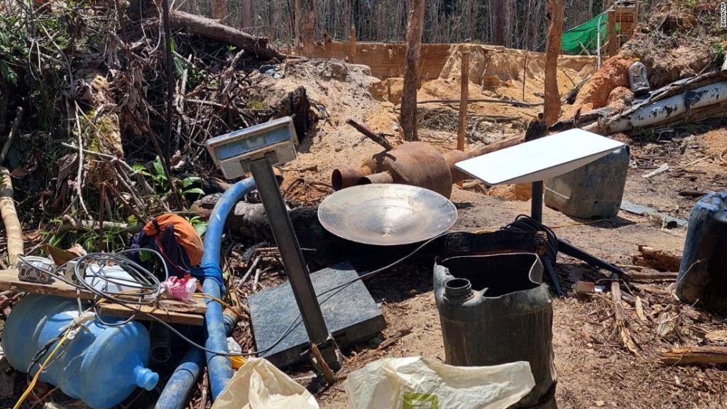 El hardware Starlink de SpaceX se ha encontrado en sitios de minería ilegal en el Amazonas