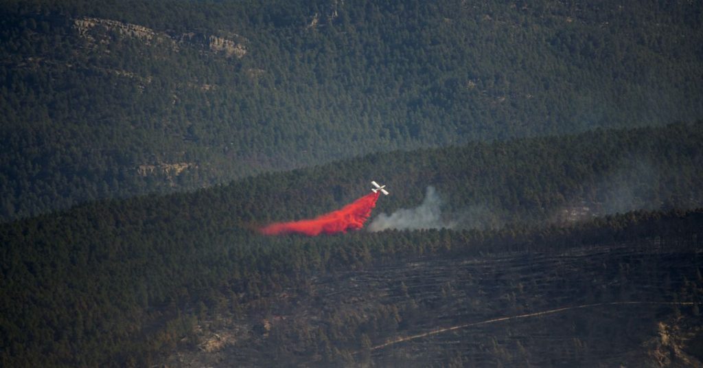 España pide a los 'turistas de incendios' que se mantengan alejados de los incendios forestales