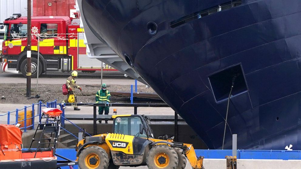 viajes, naufragio de barcos en Dry Dock Escocia;  25 heridos