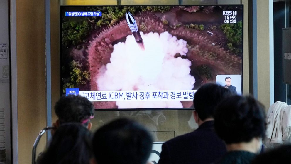Japón se prepara para arrojar escombros de un satélite espía sobre Corea del Norte