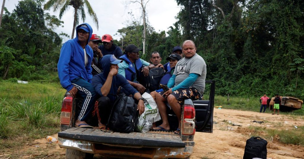 Brasil intensifica remoción de minero de oro en tierra yanomami tras tiroteo
