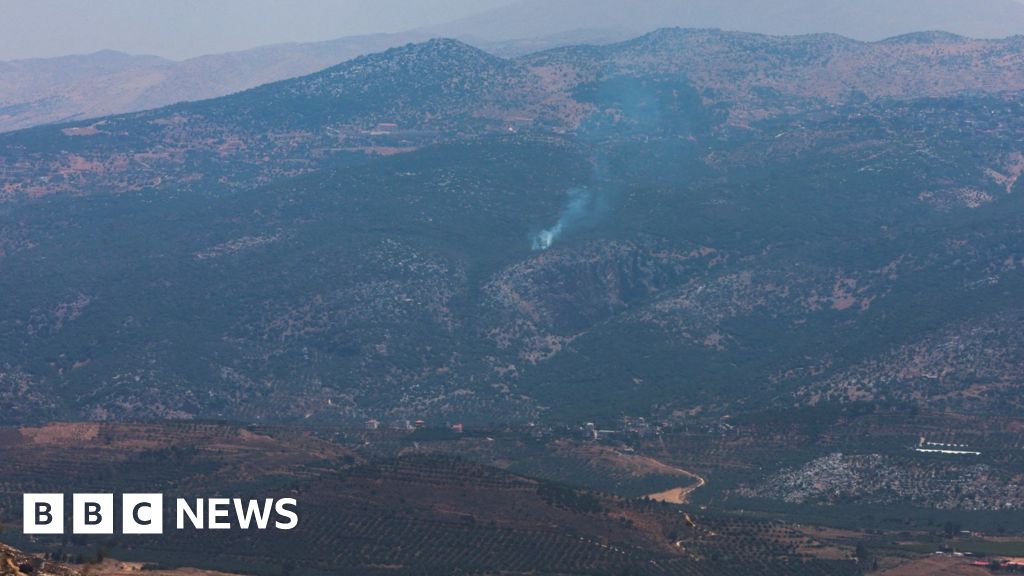 Un bombardeo de artillería israelí del Líbano después de que se disparara un misil antitanque