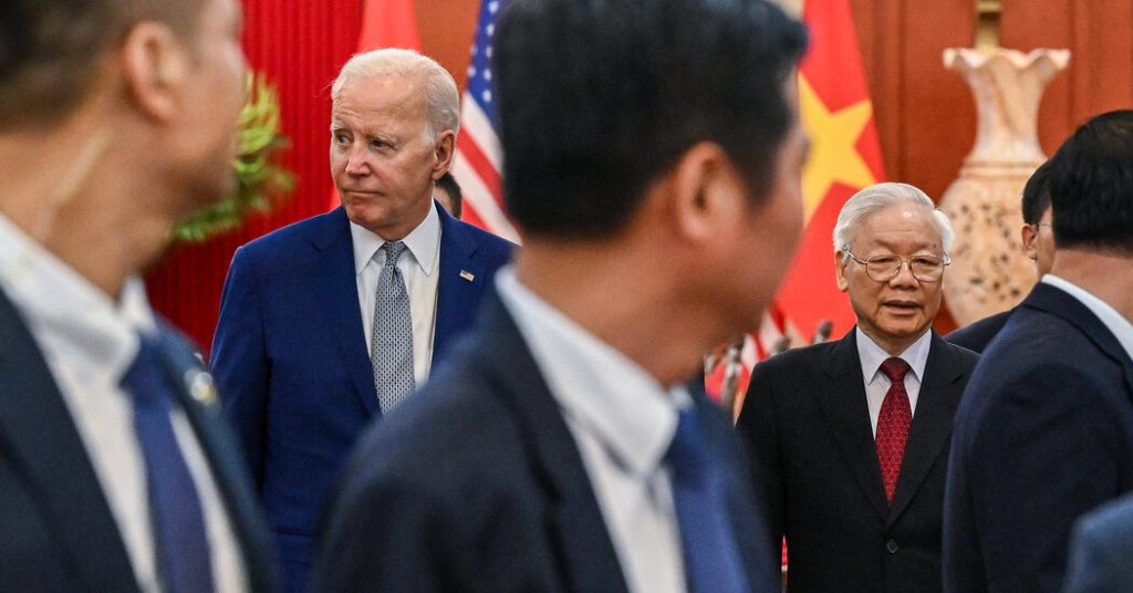 Biden forja vínculos más profundos con Vietnam a medida que crece la ambición de China