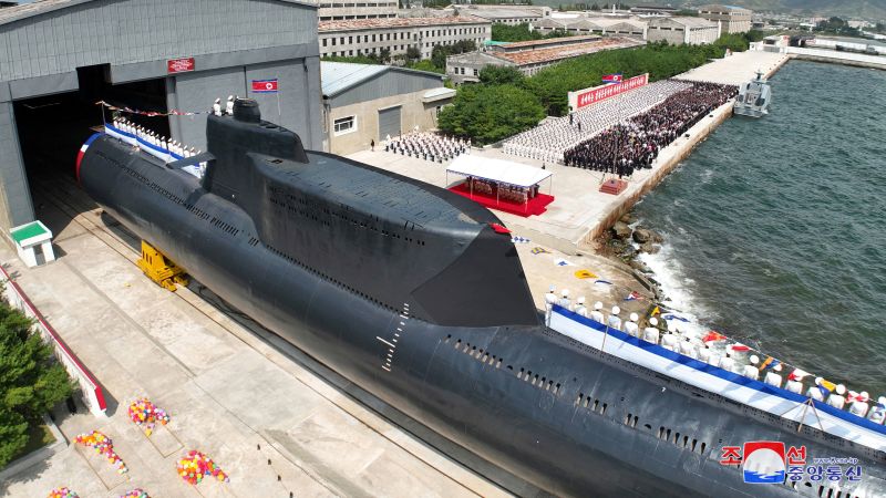 Corea del Norte anunció que había lanzado un nuevo submarino, denominado "Ataque Nuclear Táctico".