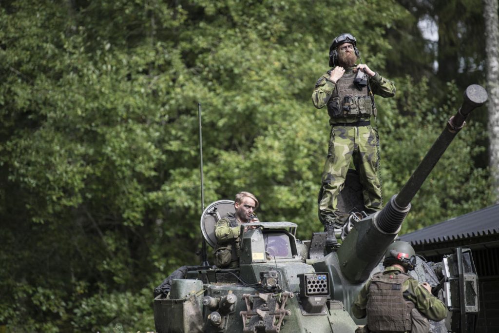 Suecia está a punto de unirse a la OTAN y busca aumentar su gasto en defensa en un 28%.