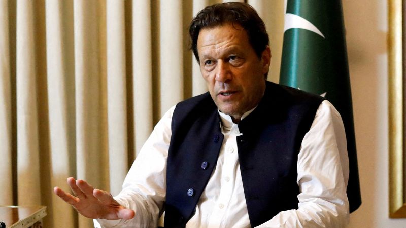 El ex primer ministro paquistaní encarcelado, Imran Khan, utiliza inteligencia artificial para pronunciar un discurso antes de las elecciones generales.