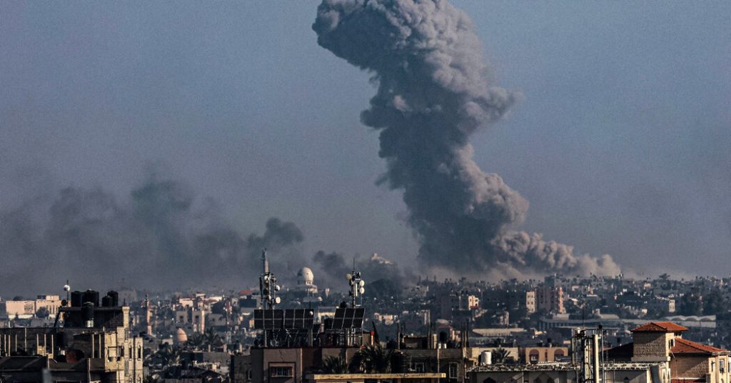 La guerra entre Israel y Hamás: Israel bombardea las zonas a las que huyeron los residentes de Gaza