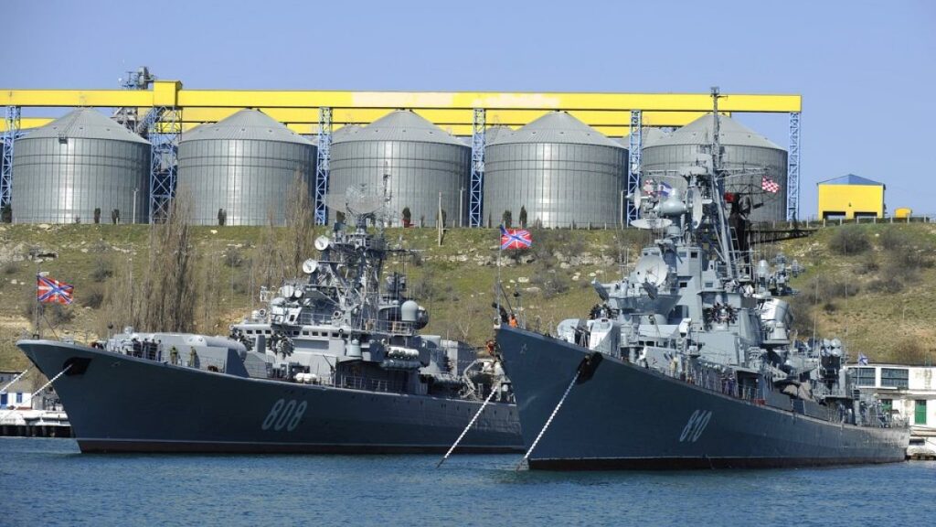 Un buque de guerra ruso estacionado en la Crimea ocupada fue destruido por las fuerzas ucranianas
