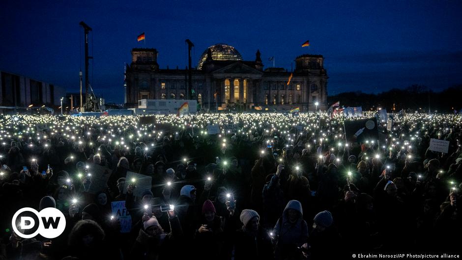 Alemania asiste al segundo día de grandes protestas contra la extrema derecha - DW - 21/01/2024
