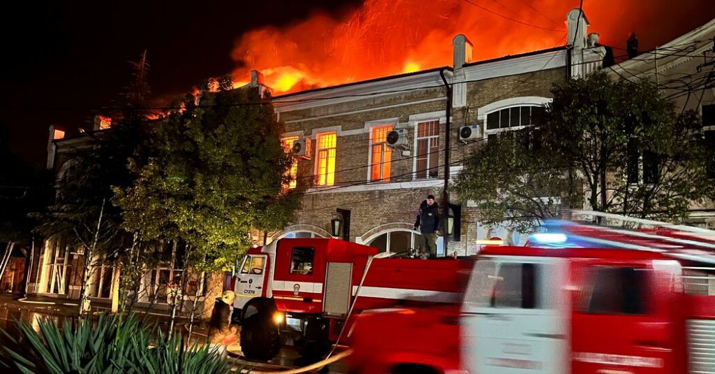 Un incendio destruye miles de cuadros en Abjasia