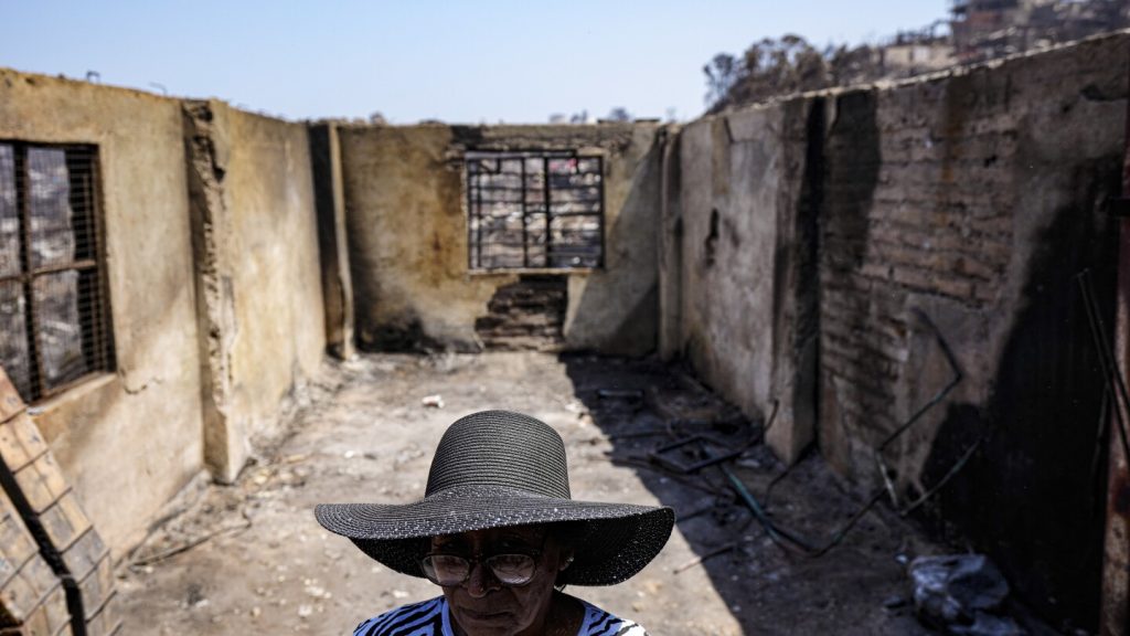 Cientos de personas desaparecidas mientras el número de muertos por incendios forestales en Chile llega a 123