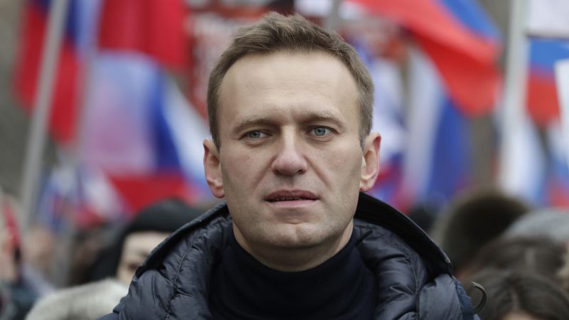 El asistente de Navalny dice que es posible que hayan estado a "días" de ser liberado en un intercambio de prisioneros antes de su muerte.