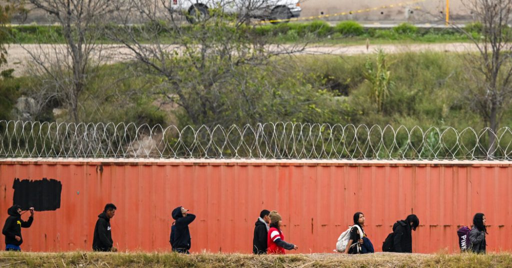 Los cruces fronterizos ilegales disminuyeron en enero
