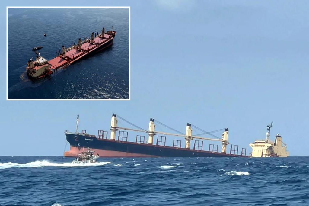 El carguero Rubimar atacado por rebeldes hutíes se hunde en el Mar Rojo