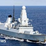 El destructor de la Royal Navy HMS Diamond derriba un misil disparado por los hutíes en Yemen