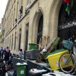 Estudiantes de la prestigiosa Universidad de París ocupan un edificio del campus en una protesta pro palestina