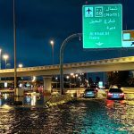 Las inundaciones de Dubái obstaculizan las operaciones del principal aeropuerto mientras un 'evento climático histórico' provoca fuertes lluvias en los Emiratos Árabes Unidos