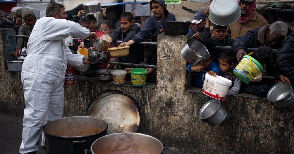 "Sin precedentes en la historia moderna": expertos en ayuda de Estados Unidos advierten que Gaza probablemente ya esté sufriendo hambruna